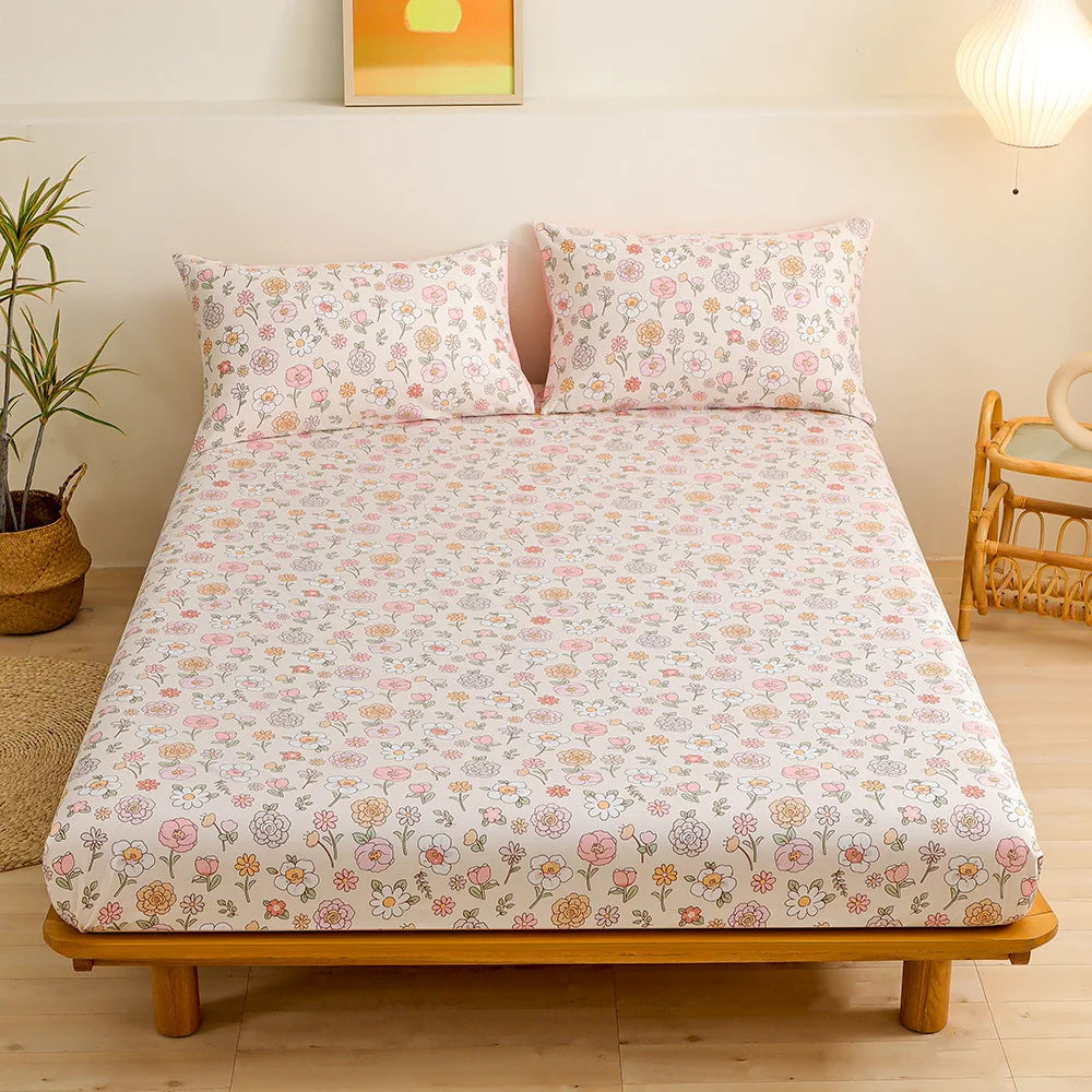 طقم ملاءات جولدن فيذر من DecorBites™: ملاءة مُجهزة ومخدتان، مفرش سرير لجميع الفصول