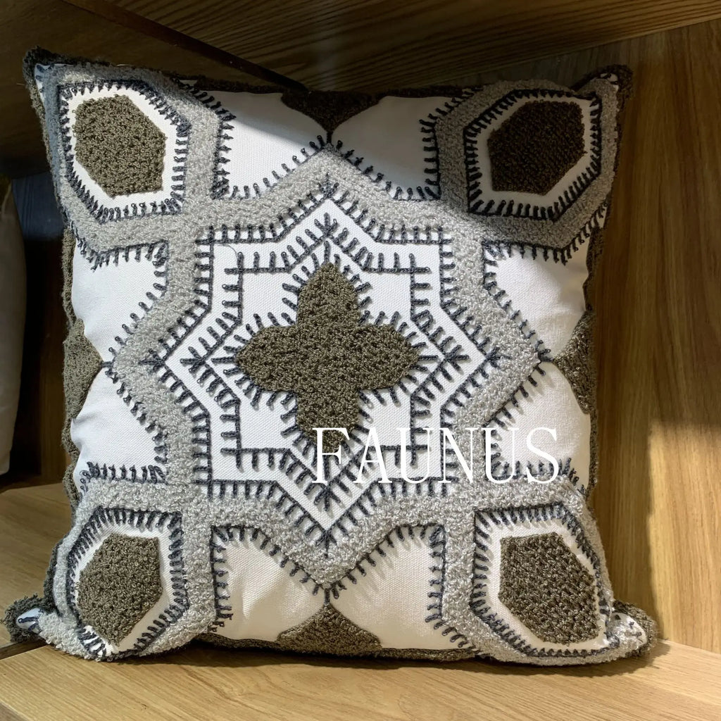 طقم غطاء وسادة قطني بتطريز أوراق الشجر من DecorBites™ - أغطية وسائد للديكور المنزلي 45x45