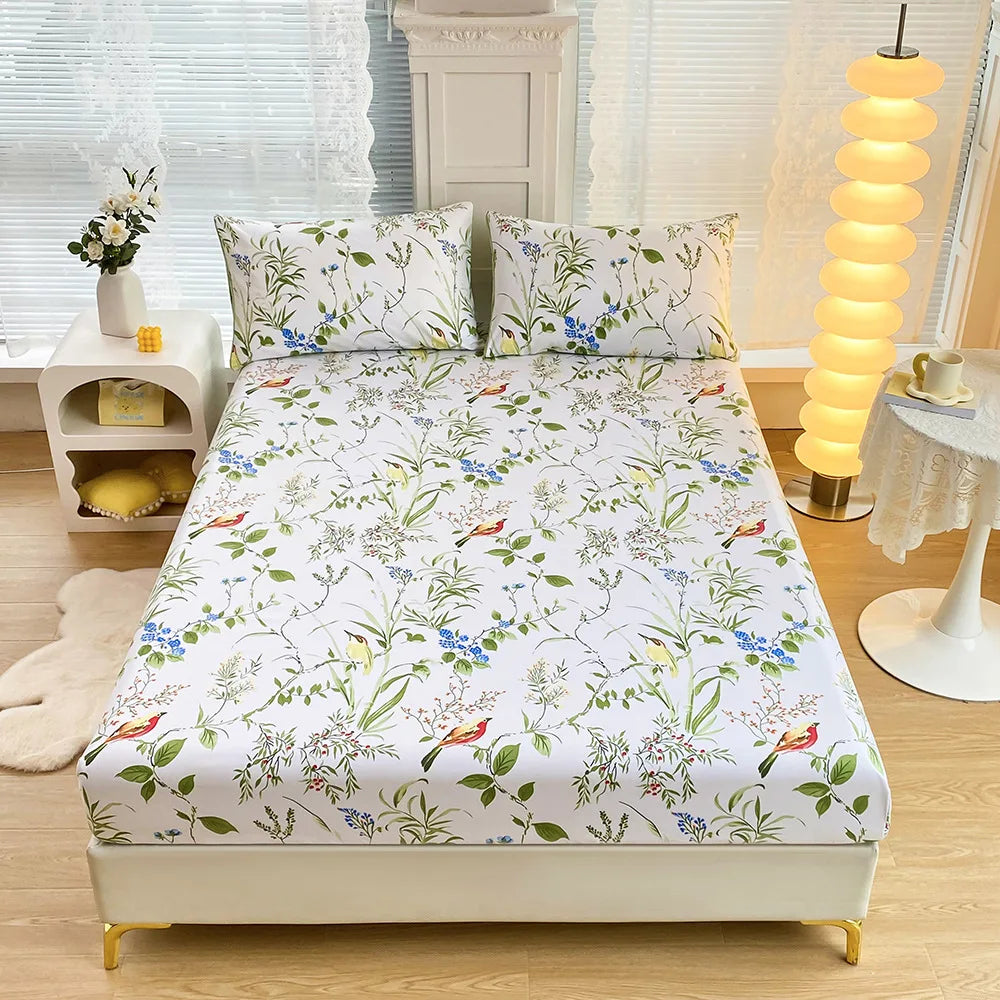 طقم ملاءات جولدن فيذر من DecorBites™: ملاءة مُجهزة ومخدتان، مفرش سرير لجميع الفصول