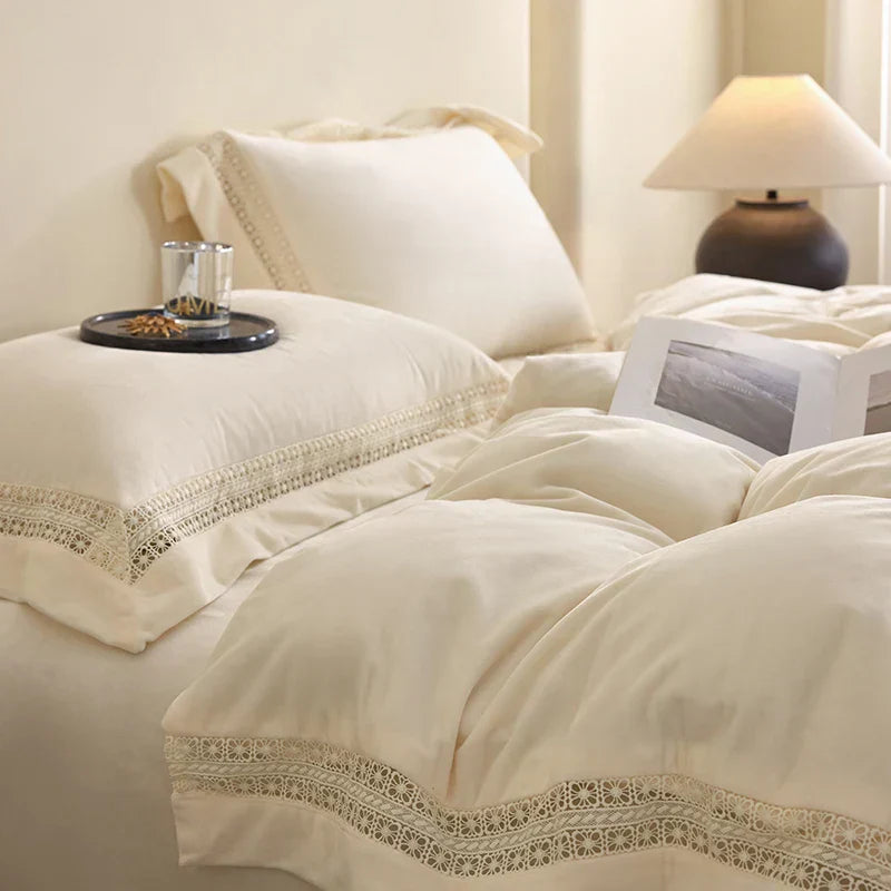 DecorBites™ Cozy Velvet Lace Bedding Set: Duvet Cover, Sheet, Pillowcases - 4Pcs Warm & Stylish