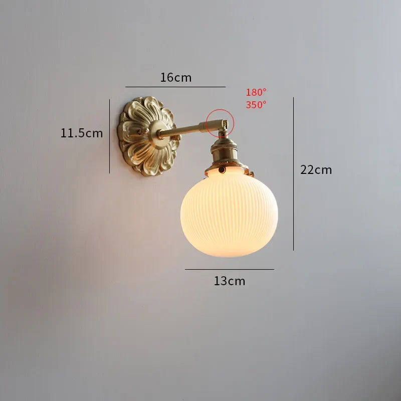Applique murale LED DecorBites™ en verre vert avec base en cuivre pour chambre et salon