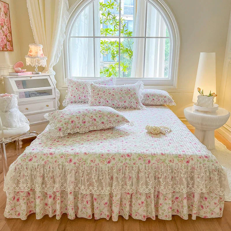 DecorBites™ French Lace Ruffles Seersucker Bed Set: 4Pcs Princess Bedding Quilt Cover