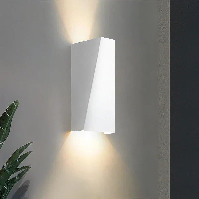 DecorBites™ مصباح حائط LED عصري بسيط بجانب السرير لغرفة المعيشة والفندق