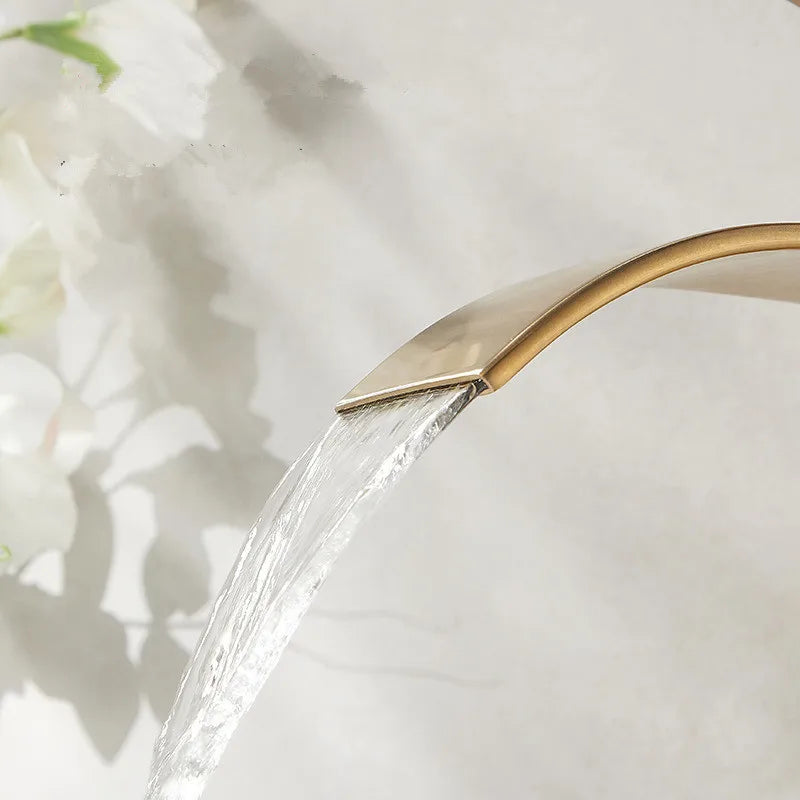 DecorBites™ Robinet de salle de bain doré : Robinet mitigeur cascade en laiton or rose pour lavabo