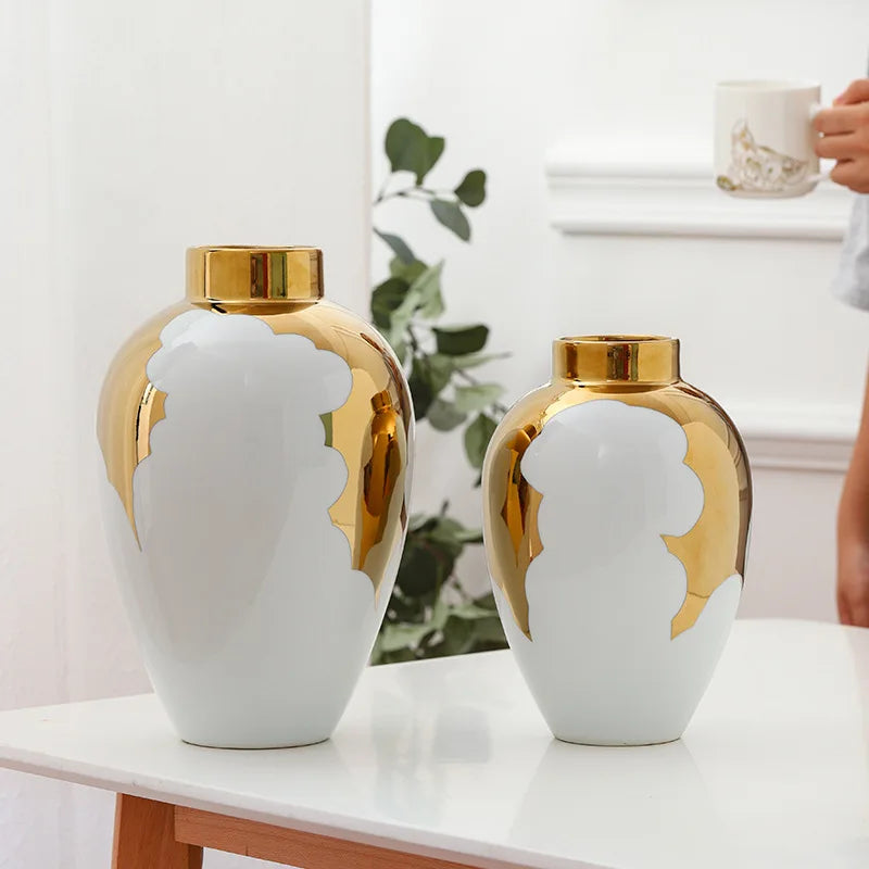 Vase en céramique or et blanc DecorBites™ pour une décoration d'intérieur et une présentation florale élégantes