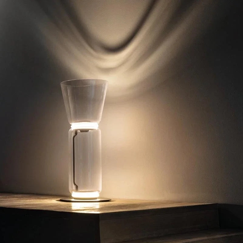 مصباح أرضي زجاجي ثقيل DecorBites™ LED: إضاءة نوردية حديثة لغرفة المعيشة وغرفة النوم