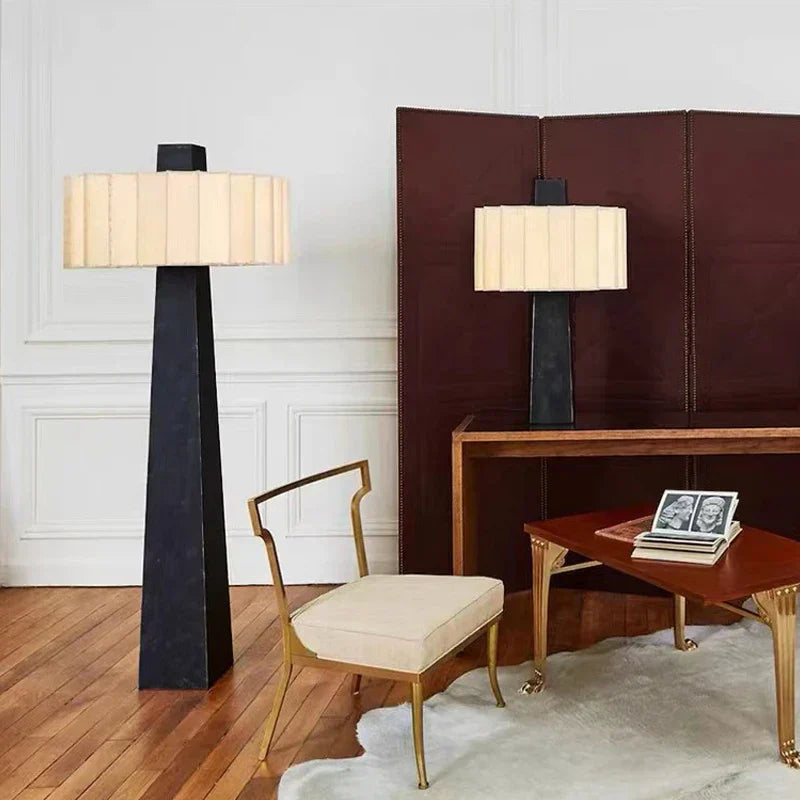 مصباح أرضي LED من DecorBites™: تصميم نورديك عصري لغرفة المعيشة وغرفة النوم بالمنزل