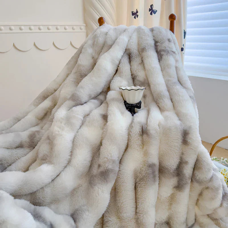 DecorBites™ Gradient Grey Cashmere Fleece Winter Blanket