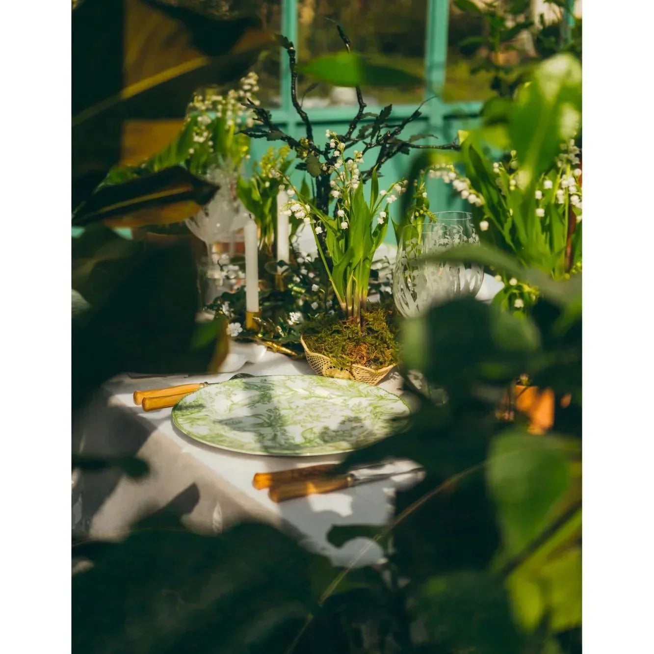 طبق عشاء DecorBites™ بطبعة زهور خضراء