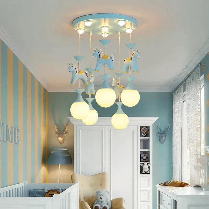 ثريا دوارة للأطفال من DecorBites™: إضاءة معلقة عصرية وإبداعية وجذابة لغرف النوم