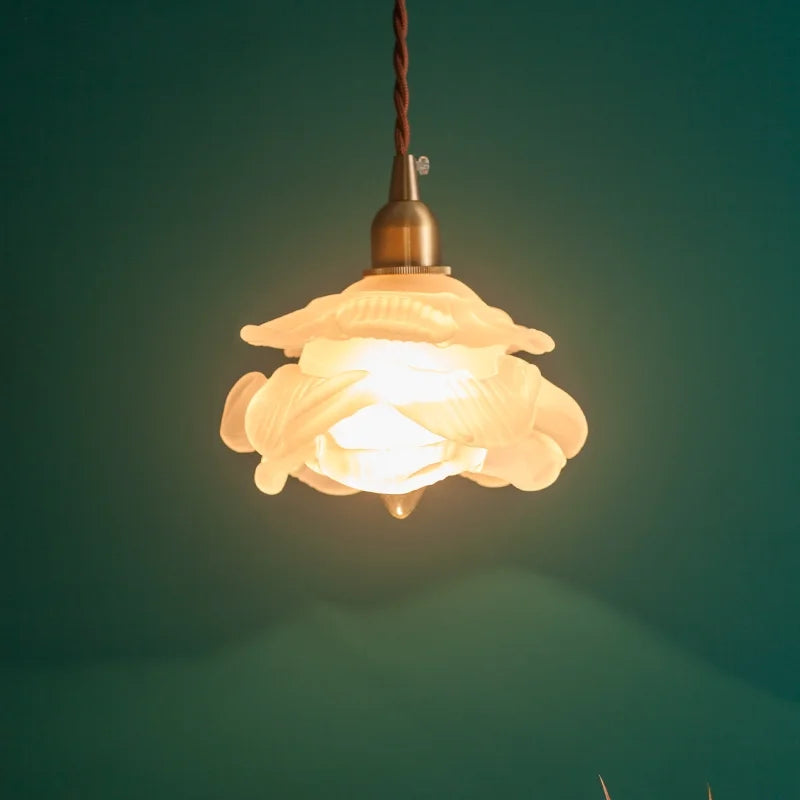 مصباح معلق DecorBites™ LED زجاجي أبيض متجمد: بساطة الشمال لغرفة المعيشة والمقهى