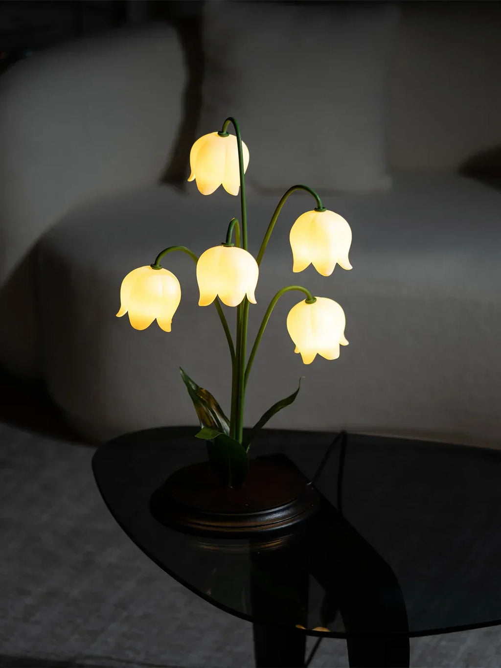 مصباح طاولة زهور LED من DecorBites™ - إضاءة مكتب زخرفية لغرفة النوم، وغرفة المعيشة، وغرفة الدراسة