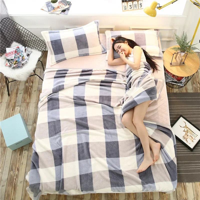 DecorBites™ Coral Fleece Flannel Flower Printed Blanket for Single/Queen/King Beds