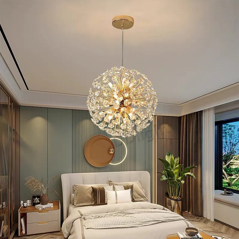 ثرية كريستال ذهبية من DecorBites™: مصباح LED فاخر معلق لغرفة المعيشة والطعام