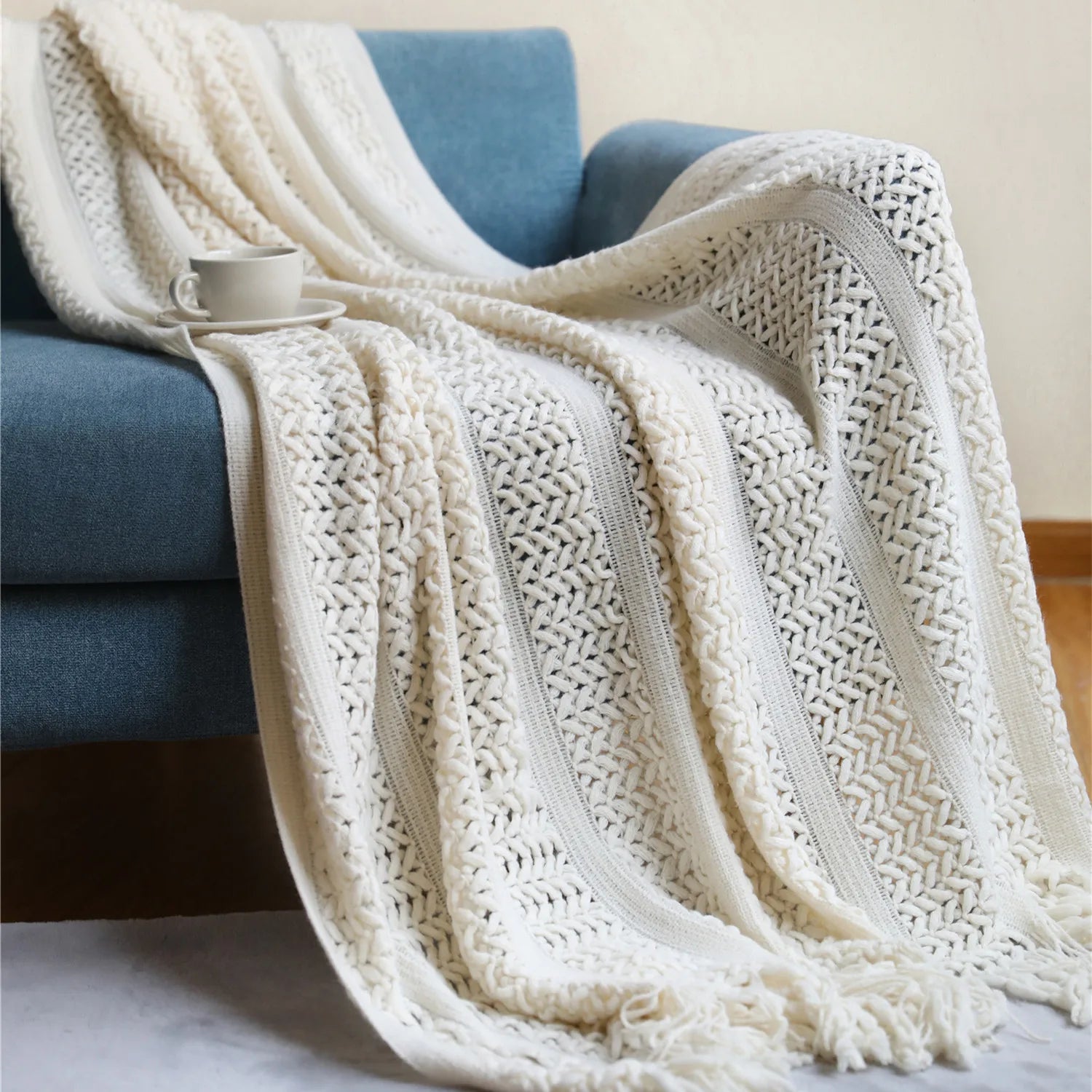 DecorBites™ Houndstooth Throw Blanket