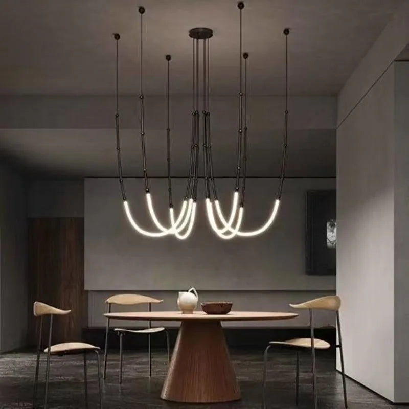 مصابيح DecorBites™ المعلقة من الخيزران: فوانيس LED لدرج علوي على الطراز الاسكندنافي لديكور بسيط