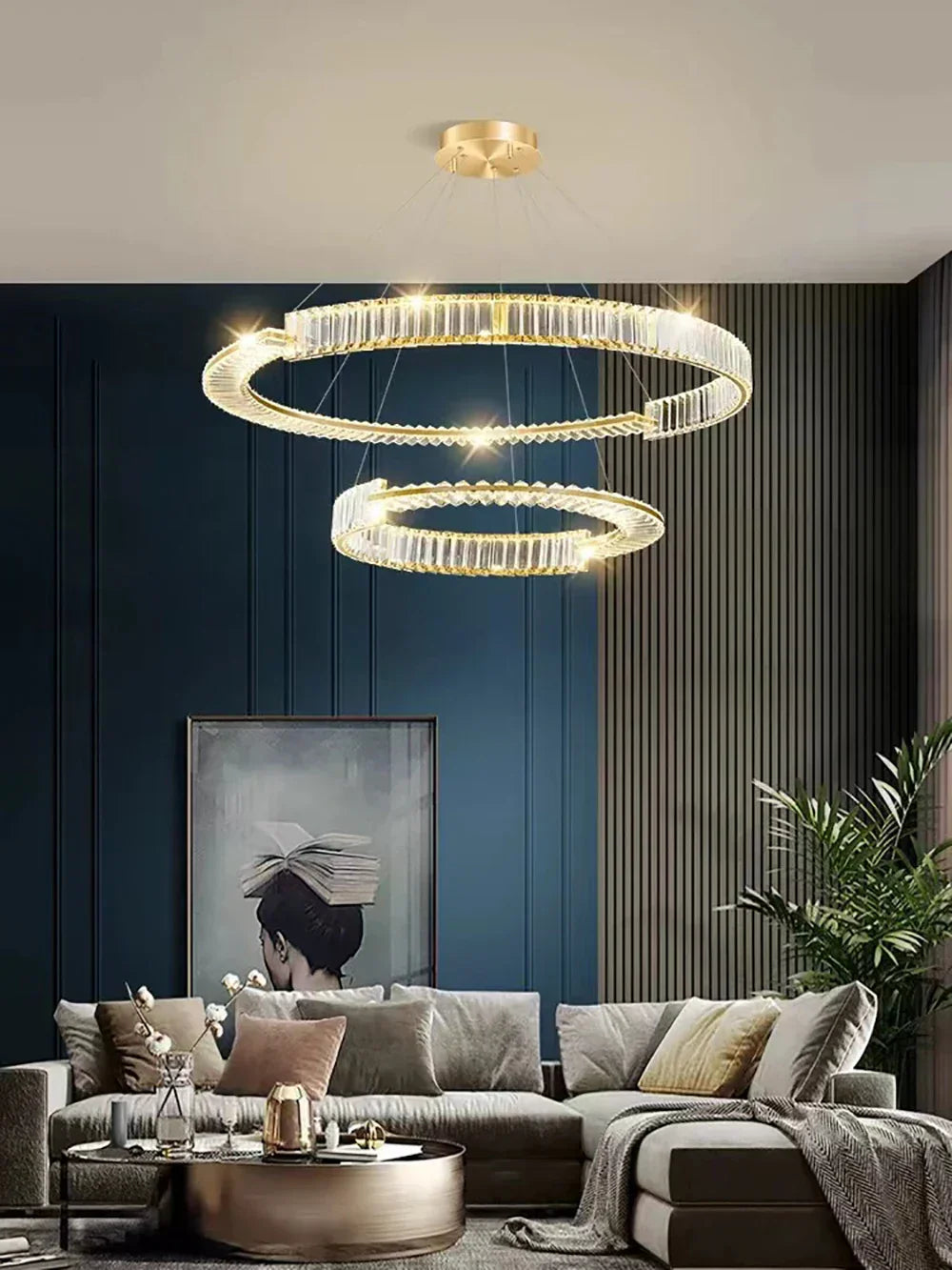 ثريا DecorBites™ الكريستال الذهبية بحلقات LED لديكور المنزل الفاخر البسيط