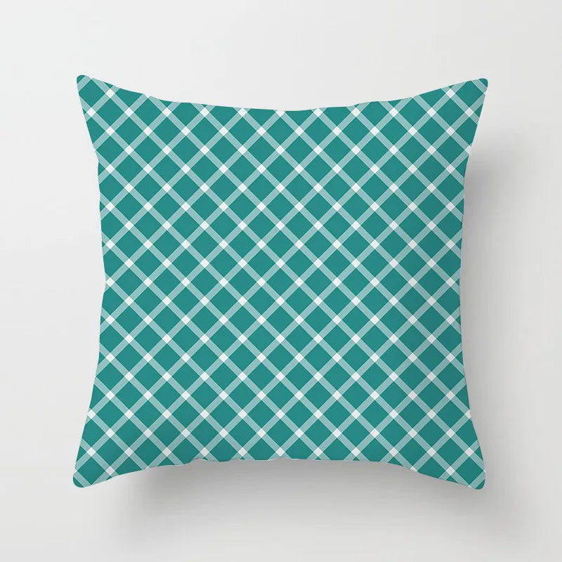 أغطية وسائد DecorBites™ بتصميم أوراق ريشية ونقشة قلب هندسية للمنزل