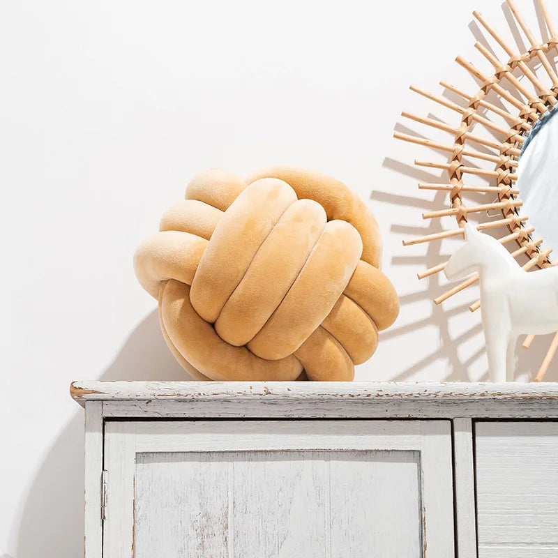 وسادة رمي كروية قصيرة من القطيفة من DecorBites™ لديكور المنزل والراحة