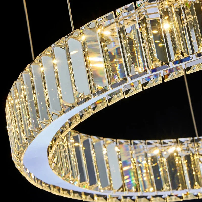 ثريا كريستال ذهبية من DecorBites™: هالة إضاءة LED فاخرة وعصرية بتصميم نورديك لغرفة المعيشة