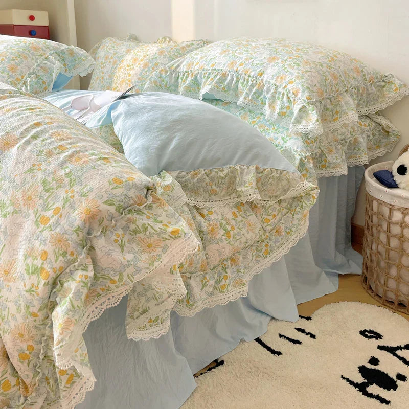 طقم مفروشات دانتيل كوري مكشكش من DecorBites™ مع غطاء سرير، خامة ناعمة ولطيفة على البشرة