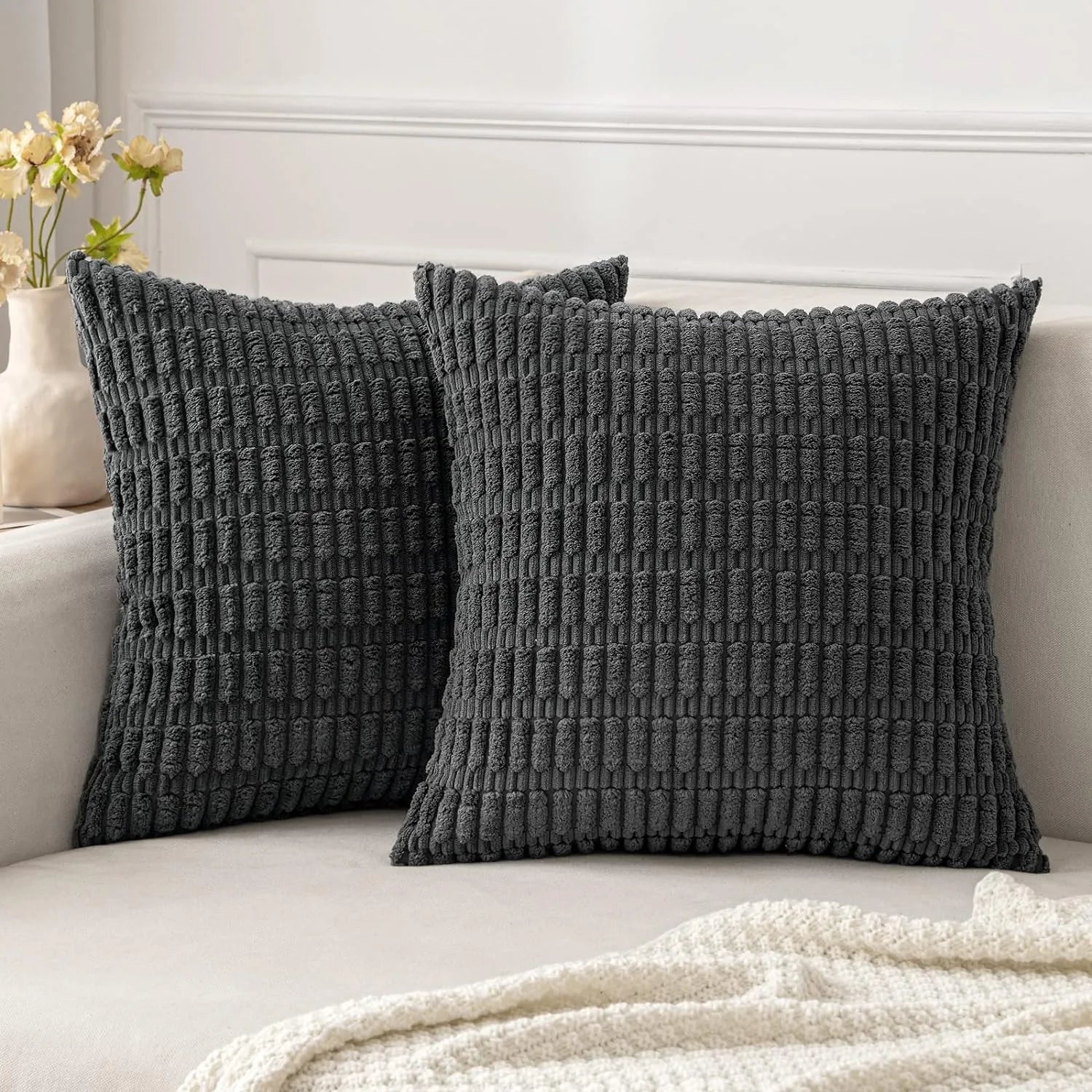 غطاء وسادة DecorBites™ مخطط من نسيج الكوردروي 18×18 بوصة، غطاء وسادة فاخر لغرفة المعيشة