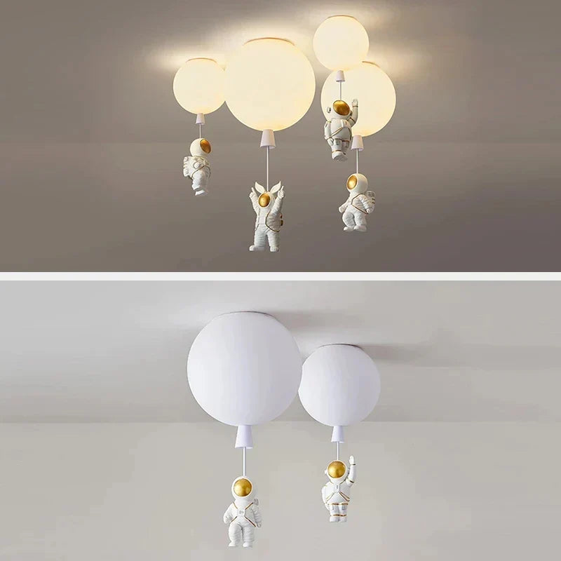 مصباح قلادة زجاجي LED بتصميم رائد فضاء من DecorBites™ لغرفة الأطفال