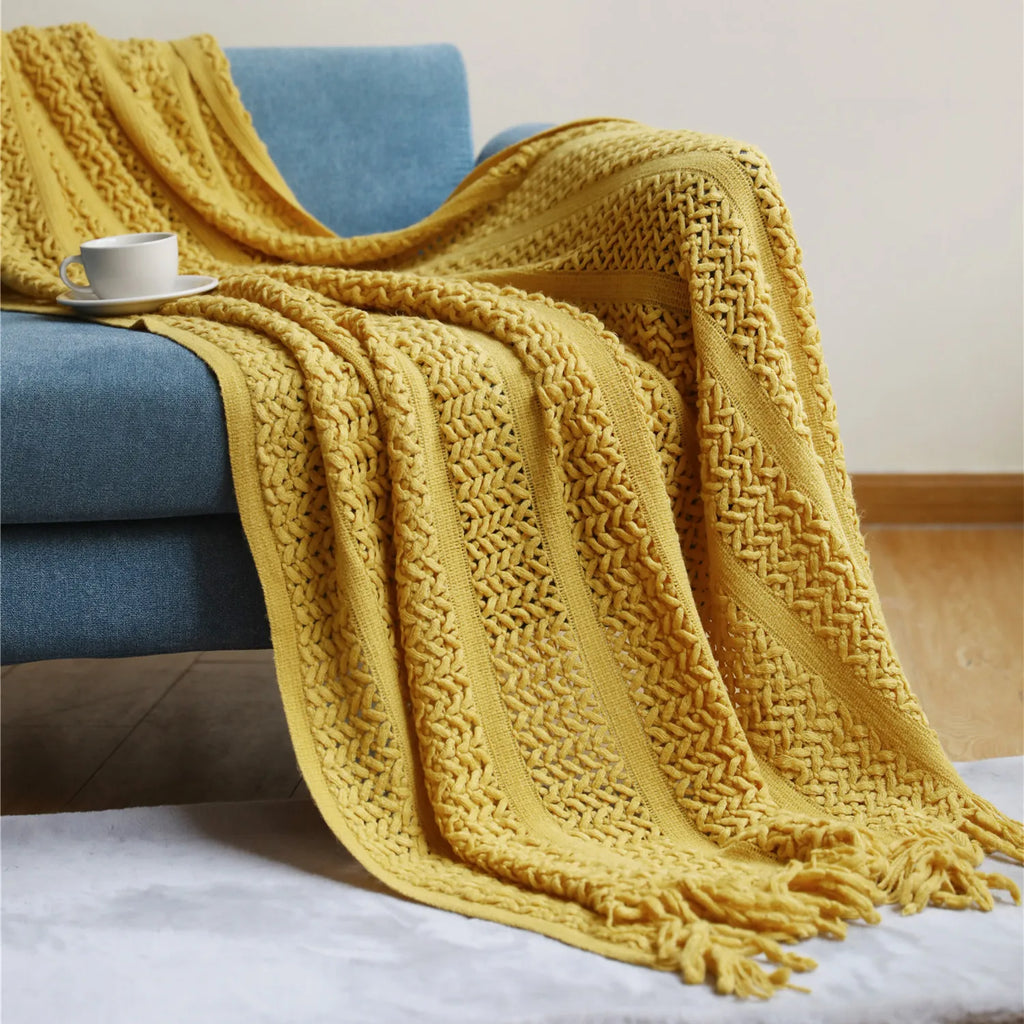 DecorBites™ Houndstooth Throw Blanket