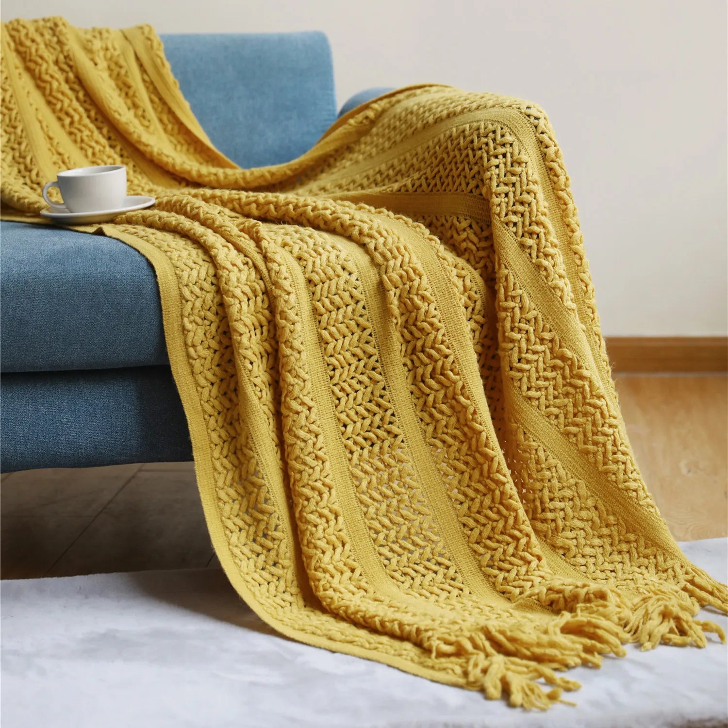DecorBites™ Houndstooth Throw Blanket