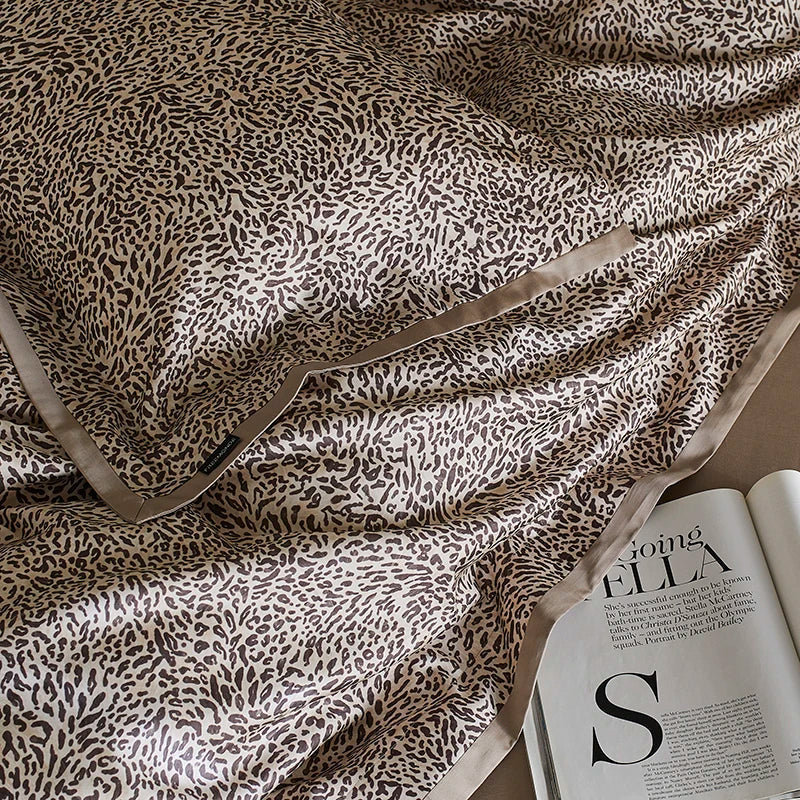 طقم مفروشات DecorBites™ Leopard الفاخر: غطاء لحاف حريري ناعم من الليوسيل والقطن، طقم شراشف، أكياس وسائد