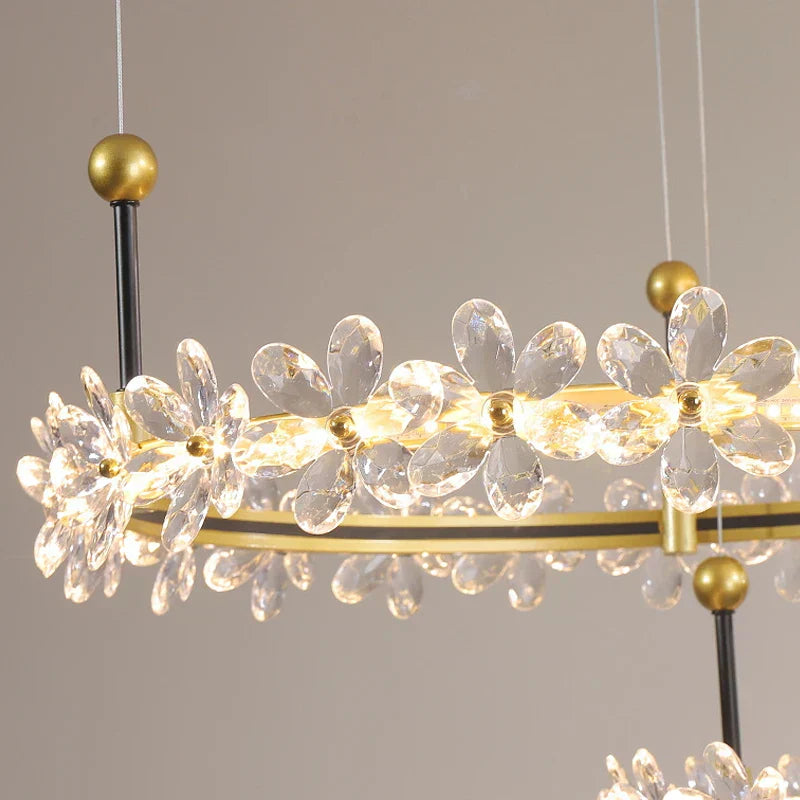 ثريا معلقة على شكل حلقة كريستال ذهبية من DecorBites™، تصميم عصري فاخر لديكور المنزل