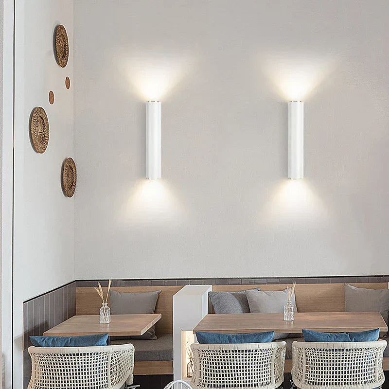 مصباح حائط LED من DecorBites™ من الألومنيوم للإضاءة الداخلية في غرف المعيشة وغرف النوم وغرف الطعام وبجانب السرير.