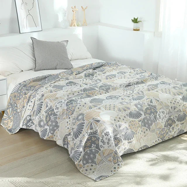 بطانية زهور من الشاش القطني الياباني من DecorBites™: ناعمة ومسامية، مثالية للصيف