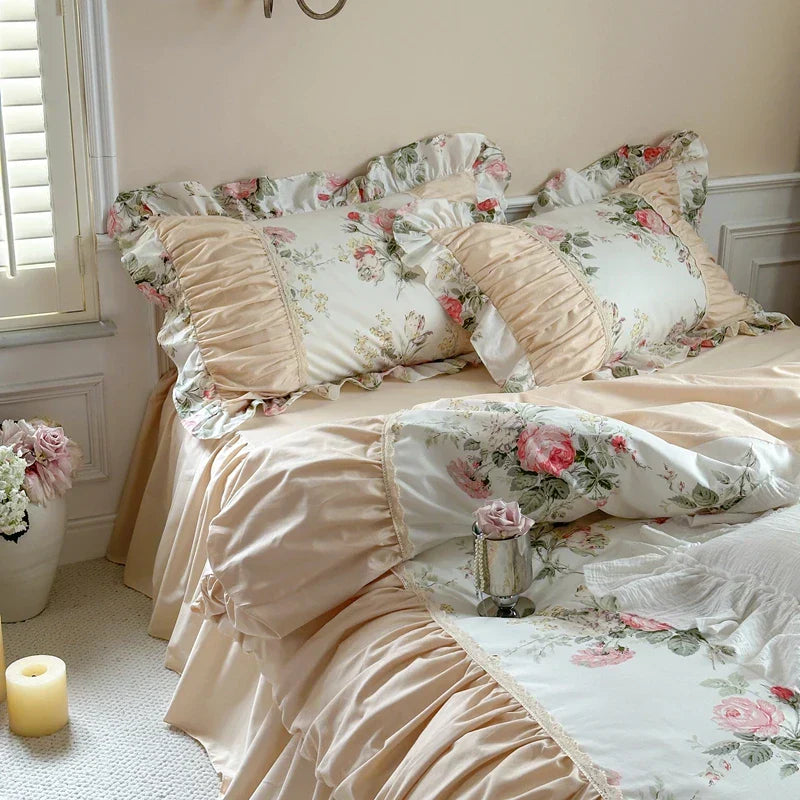 مجموعة مفروشات سرير قطنية مزينة بالورود والكشكشة بطراز الأميرة الكورية من DecorBites™