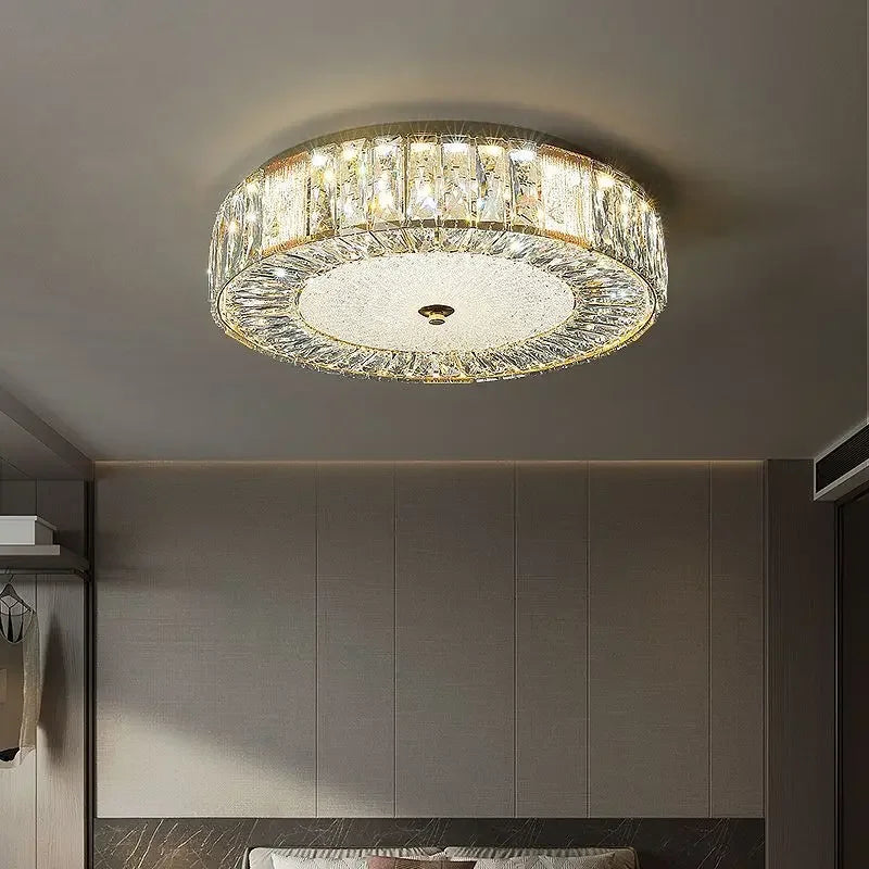 ثريا سقف كريستال ذهبية من DecorBites™: مصباح LED فاخر وعصري لغرفة المعيشة