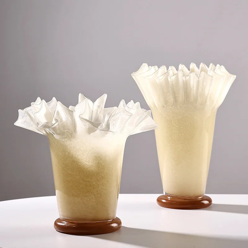 مزهرية زجاجية كبيرة من DecorBites™ بحافة ورقة اللوتس لديكور المنزل