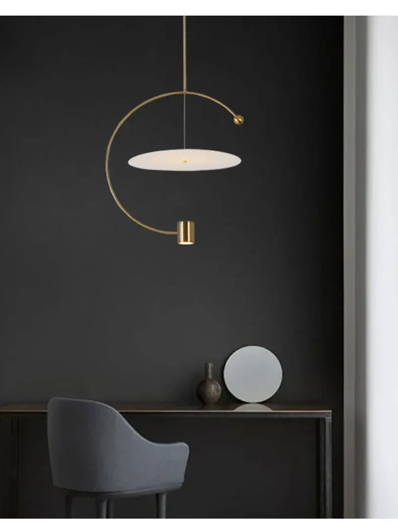 مصباح تعليق LED مطلي بالذهب من DecorBites™ لديكور المنزل وغرفة الطعام