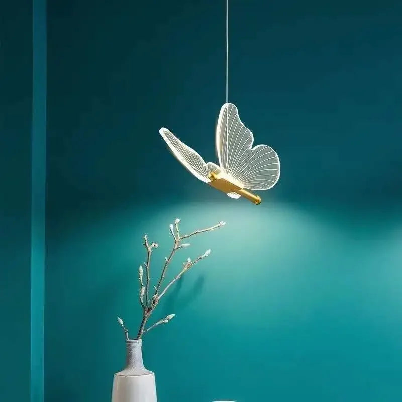 DecorBites™ ثريا الفراشة الأكريليك مصباح قلادة LED للإضاءة الداخلية المنزلية