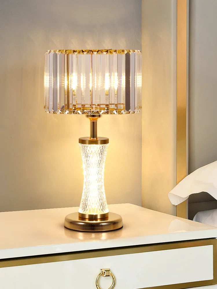 مصباح طاولة كريستال DecorBites™: إضاءة سرير عصرية وفاخرة للديكور