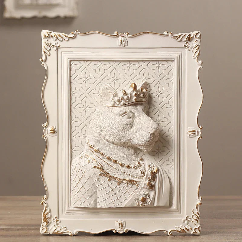 DecorBites™ إطار زخرفة جدارية متدلية من الراتنج على شكل قطة "إيرل" للمسة غريبة.