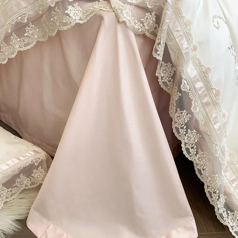 طقم مفروشات سرير الزفاف بتطريز زهور الدانتيل الفرنسي من DecorBites™، 1200 خيط - طقم غطاء لحاف قطني فاخر ورومانسي