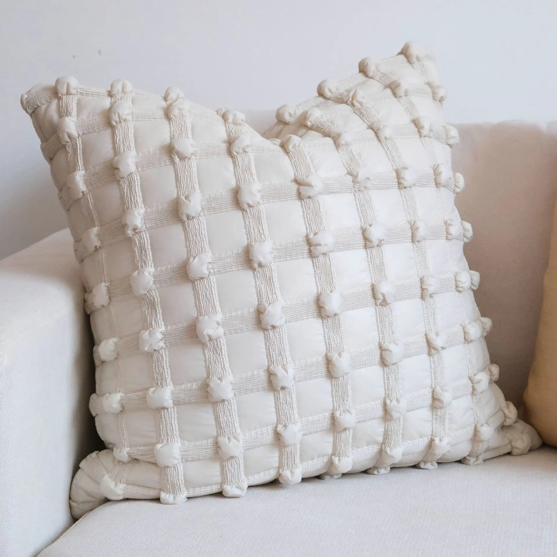 DecorBites™ 3D Dot Bubble Gray Black White Luxury Cushion Cover - Fashionable Home Decor