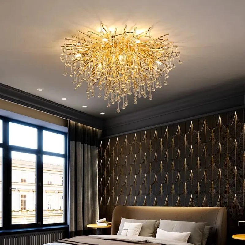 ثريا سقف كريستال LED ذهبية DecorBites™ للمساحات الأنيقة