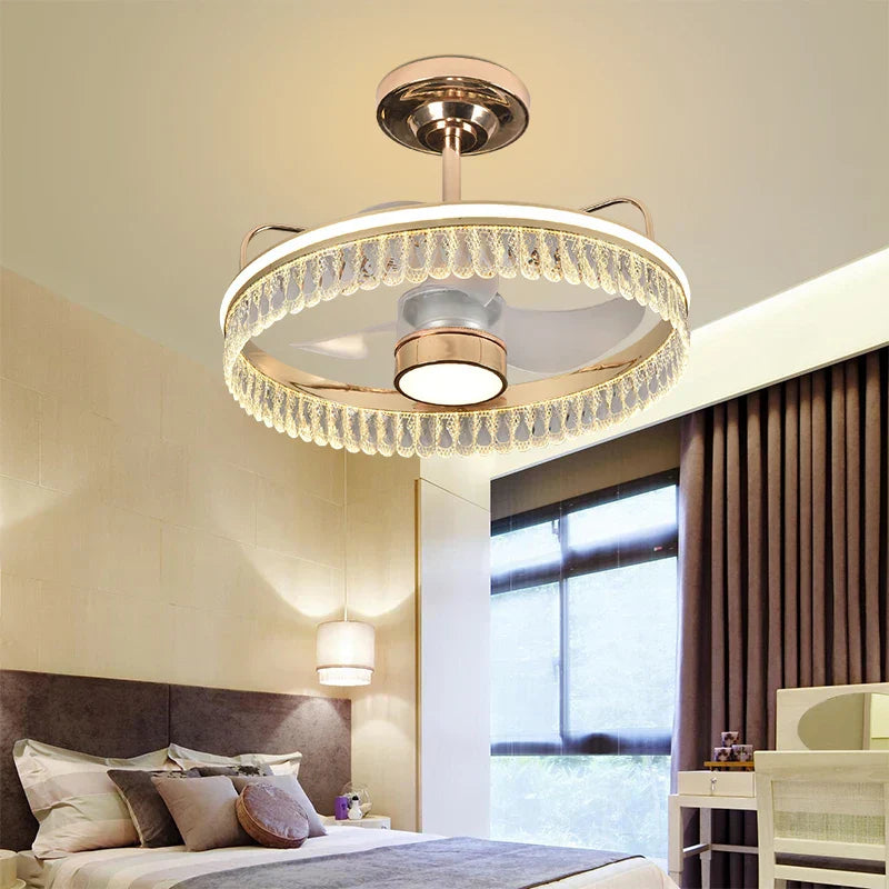 مروحة سقف LED من DecorBites™ باللون الأسود والذهبي مع ثريا: تصميم عصري فاخر على الطراز الاسكندنافي