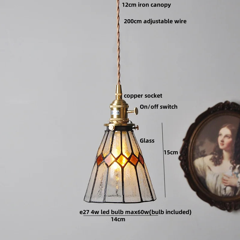 مصباح تعليق LED قابل للتعديل DecorBites™ من الزجاج الكهرماني والخشب الجوزي