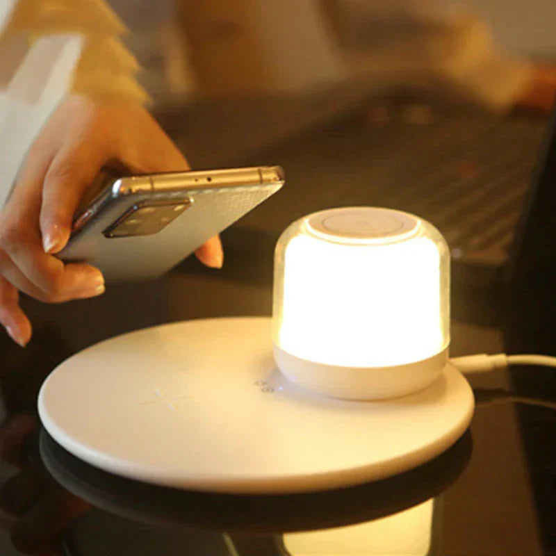 مصباح طاولة مع شاحن لاسلكي بتقنية LED من DecorBites™ لهواتف آيفون وسامسونج وهواوي - لوحة شحن لاسلكي