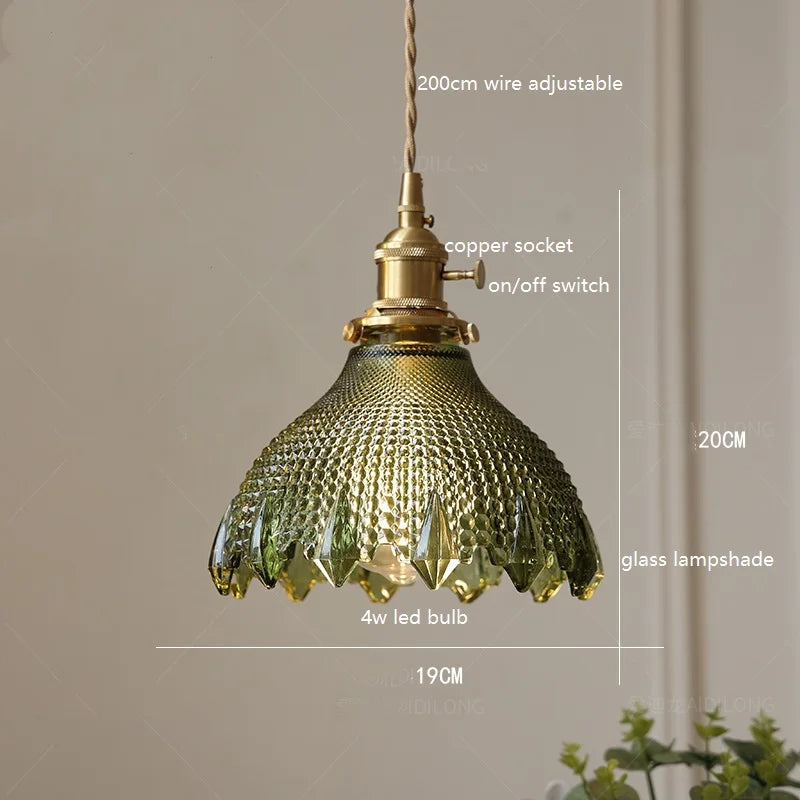 مصباح قلادة DecorBites™ LED زجاجي أخضر بمقبض خشبي نحاسي لديكور المنزل الاسكندنافي الحديث