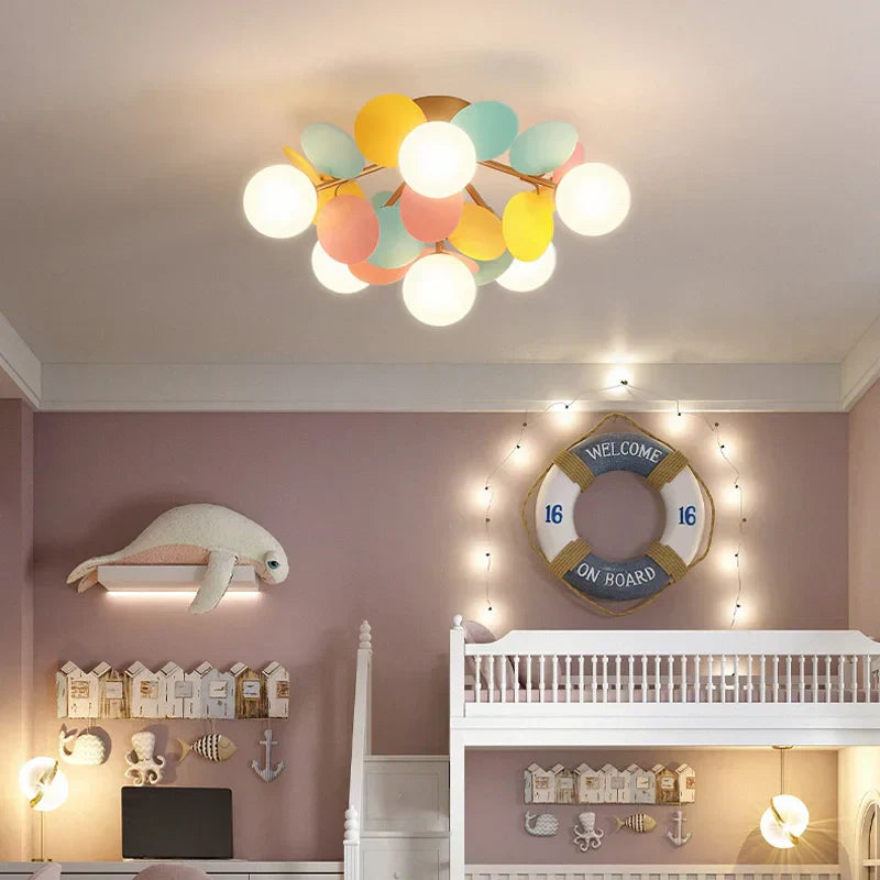 مصباح سقف ليد DecorBites™ للأطفال: ثريا زجاجية من صفائح الحديد