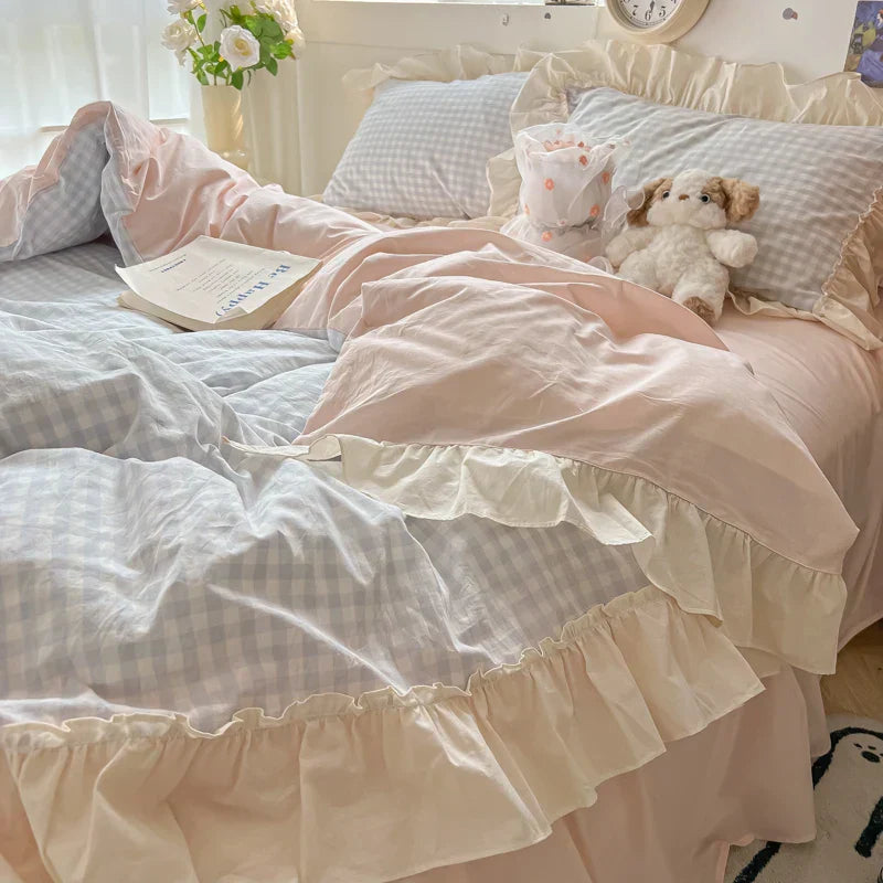 طقم مفروشات سرير قطني بتصميم كوري على طراز الأميرة من DecorBites™ مع كشكشة ودانتيل