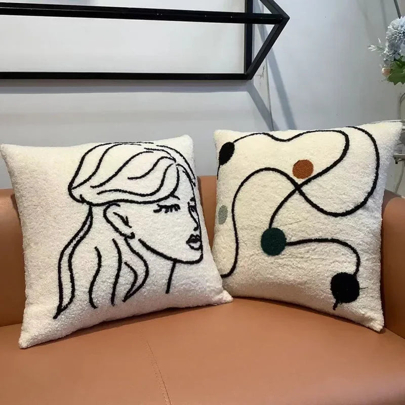 DecorBites™ غطاء وسادة بتطريز وجه من صوف الحمل 45x45 - غطاء وسادة فني تجريدي باللون البيج والأبيض